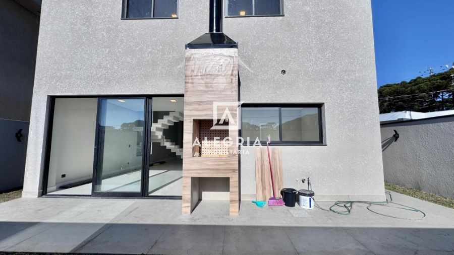 Belissimo Sobrado em Condomonio Fechado Contendo 03 Suites em São José dos Pinhais