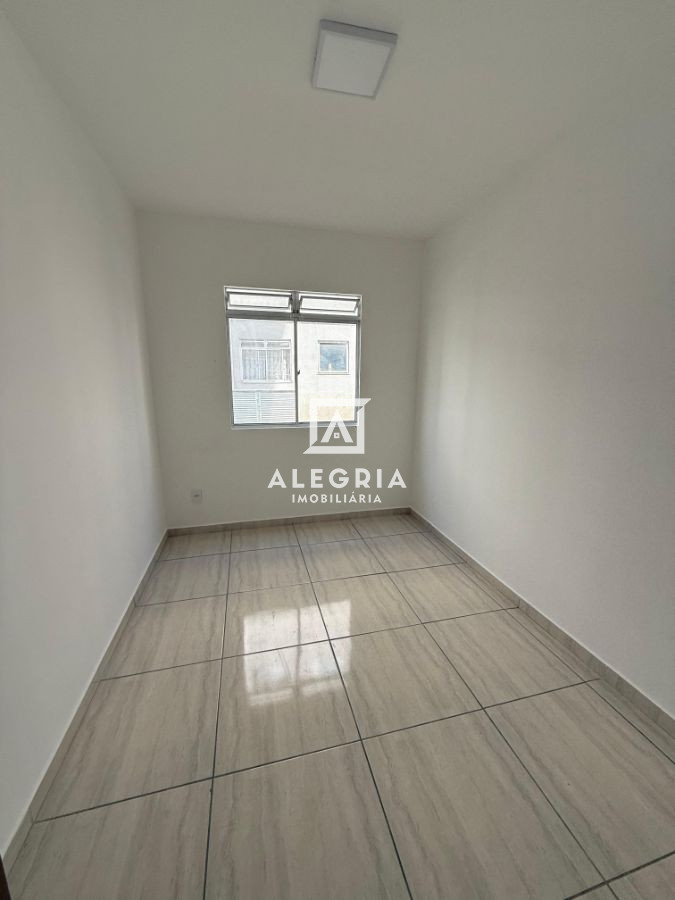 Lindo Apartamento Contendo 02 Dormitórios na Colonia Rio Grande em São José dos Pinhais