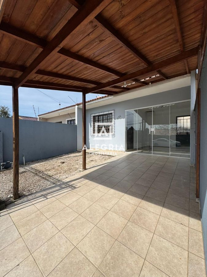 Belissima Casa a Venda Contendo 03 Dormitórios e Edicula no Jardim Cruzeiro em São José dos Pinhais