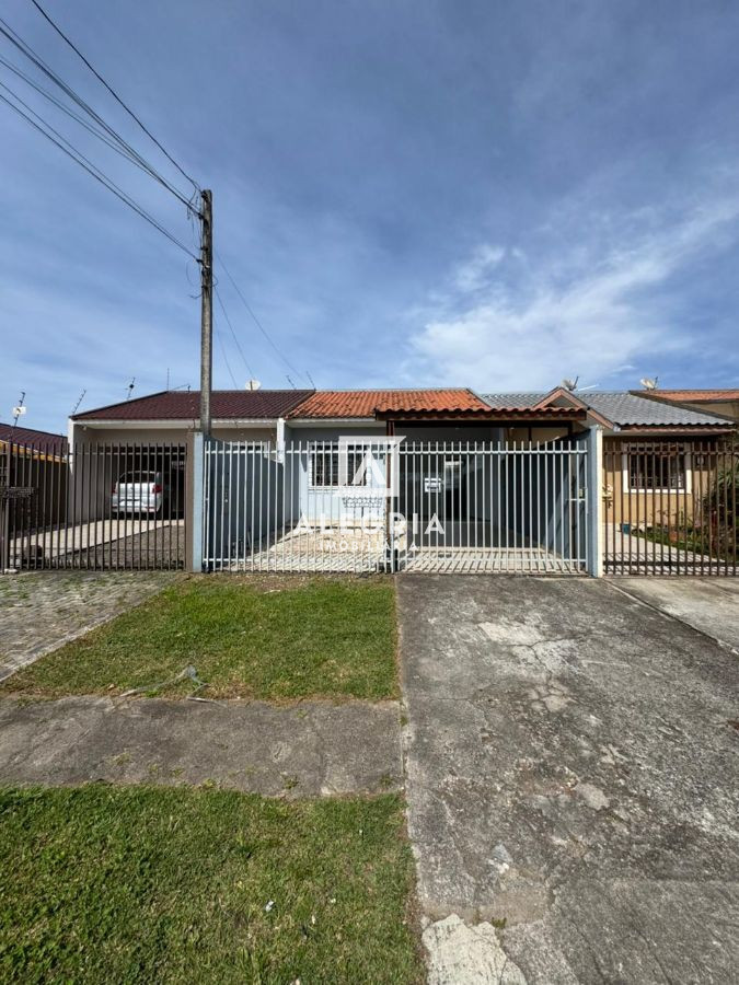 Belissima Casa a Venda Contendo 03 Dormitórios e Edicula no Jardim Cruzeiro em São José dos Pinhais