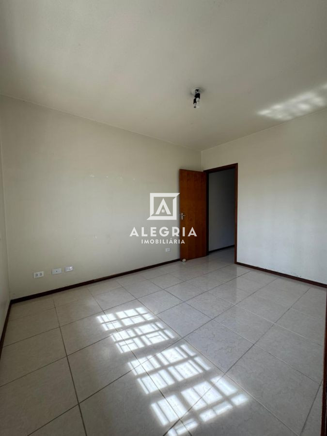 Belissima Casa a Venda Contendo 03 Dormitórios e Edicula no Jardim Cruzeiro em São José dos Pinhais