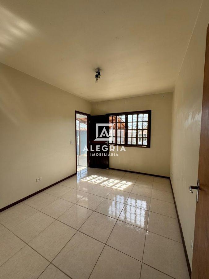 Belissima Casa a Venda Contendo 03 Dormitórios e Edicula no Jardim Cruzeiro em São José dos Pinhais
