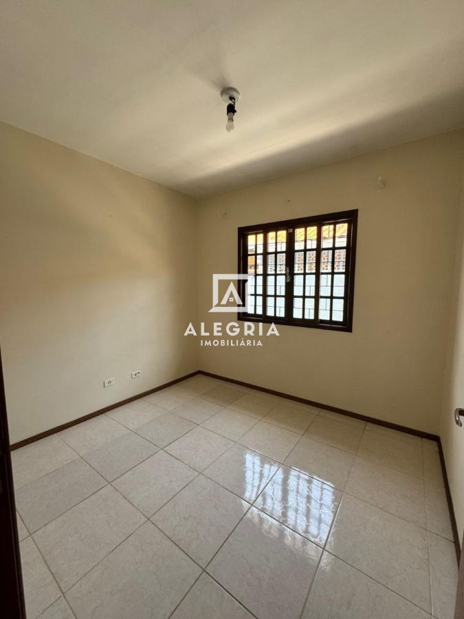 Belissima Casa a Venda Contendo 03 Dormitórios e Edicula no Jardim Cruzeiro em São José dos Pinhais