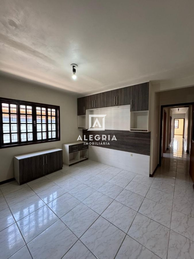 Belissima Casa a Venda Contendo 03 Dormitórios e Edicula no Jardim Cruzeiro em São José dos Pinhais