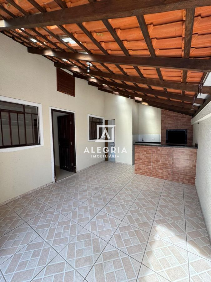 Belissima Casa a Venda Contendo 03 Dormitórios e Edicula no Jardim Cruzeiro em São José dos Pinhais