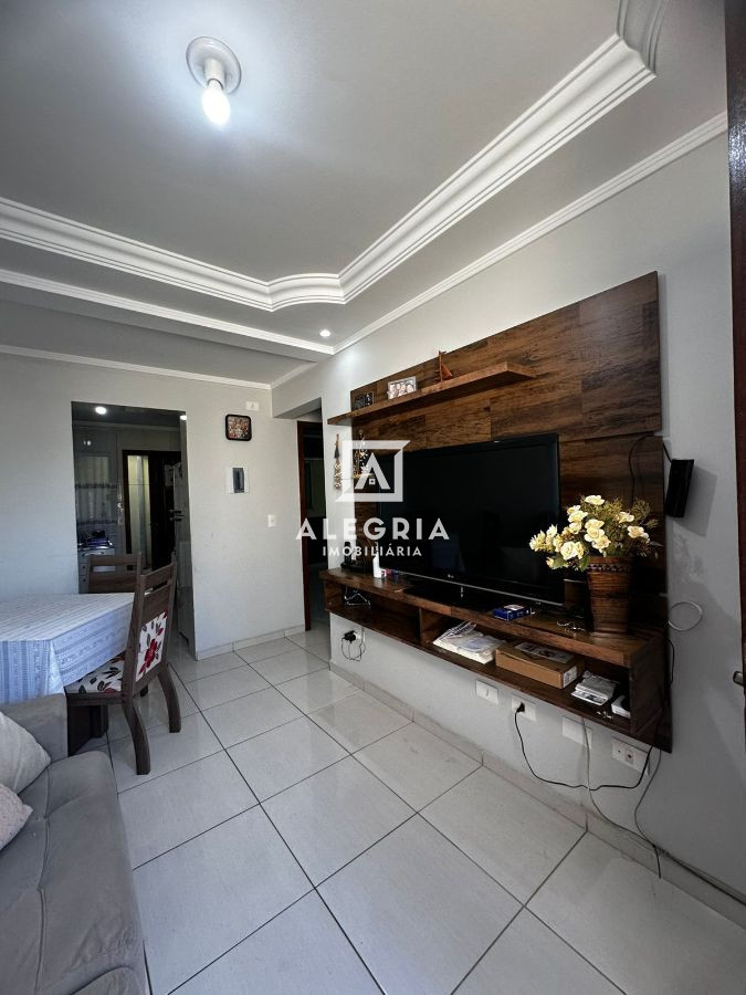 Casa sobreposta com 3 domitórios no bairro Jardim Antares em São José dos Pinhais