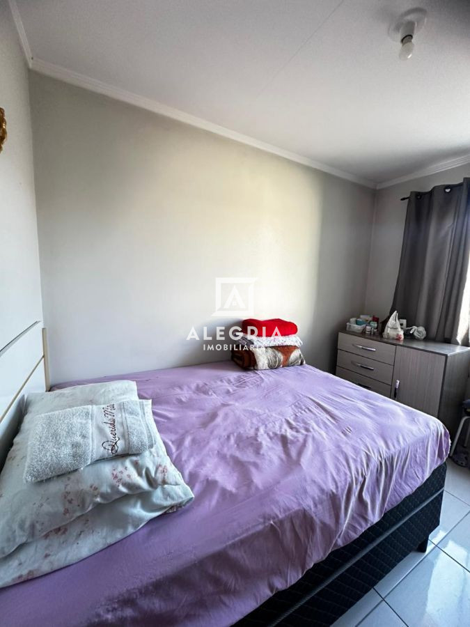 Casa sobreposta com 3 domitórios no bairro Jardim Antares em São José dos Pinhais