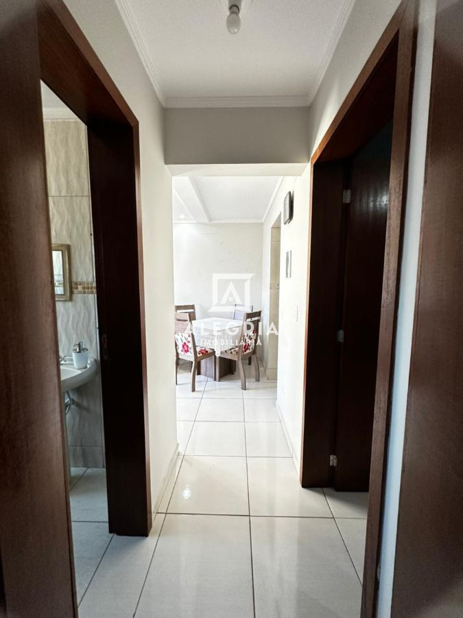 Casa sobreposta com 3 domitórios no bairro Jardim Antares em São José dos Pinhais