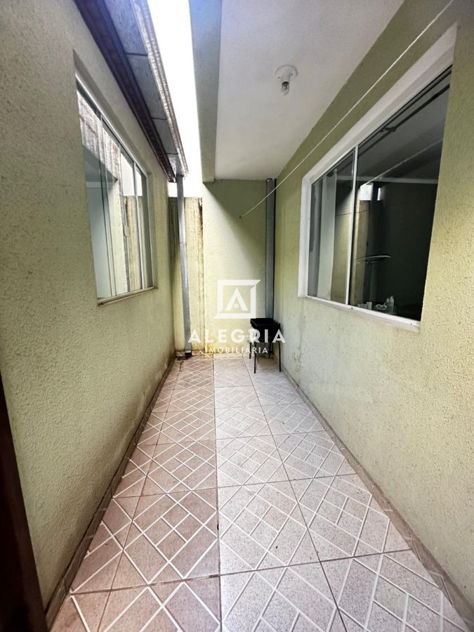 Casa sobreposta com 3 domitórios no bairro Jardim Antares em São José dos Pinhais