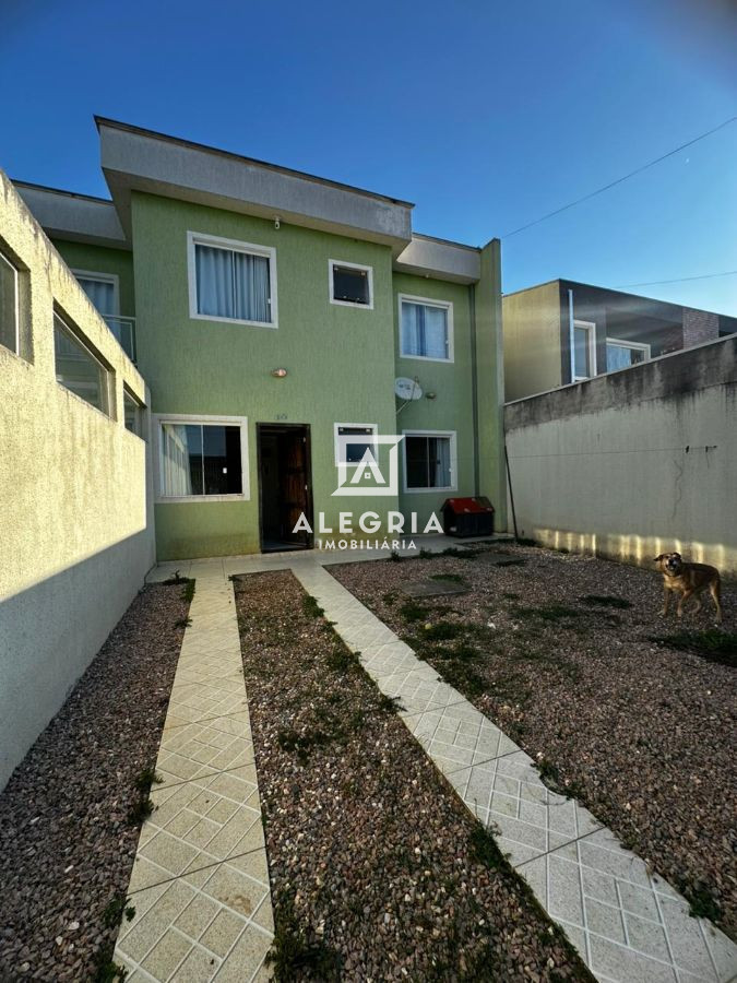 Casa sobreposta com 3 domitórios no bairro Jardim Antares em São José dos Pinhais