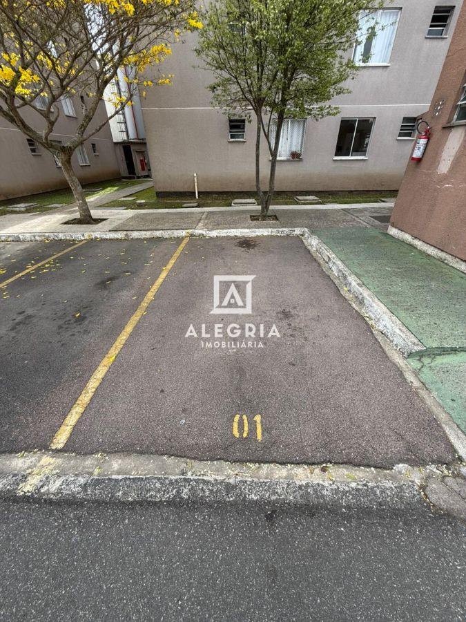 Apartamento terreo no bairro Costeira em São José dos Pinhais