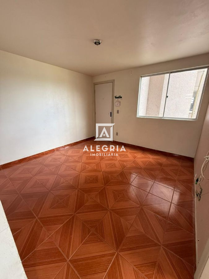 Apartamento terreo no bairro Costeira em São José dos Pinhais