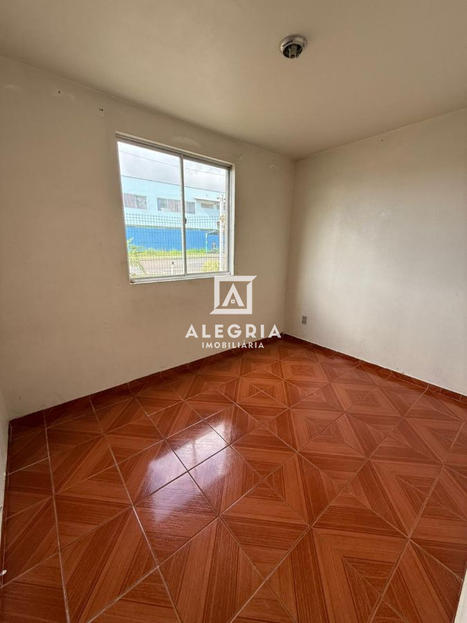 Apartamento terreo no bairro Costeira em São José dos Pinhais