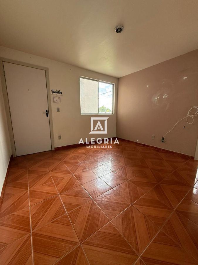 Apartamento terreo no bairro Costeira em São José dos Pinhais