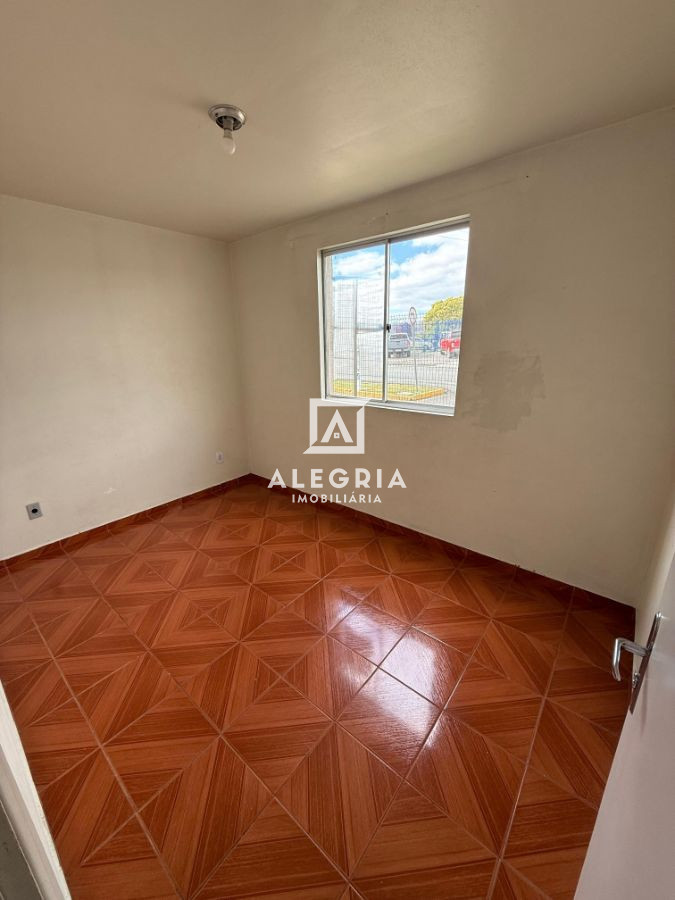 Apartamento terreo no bairro Costeira em São José dos Pinhais