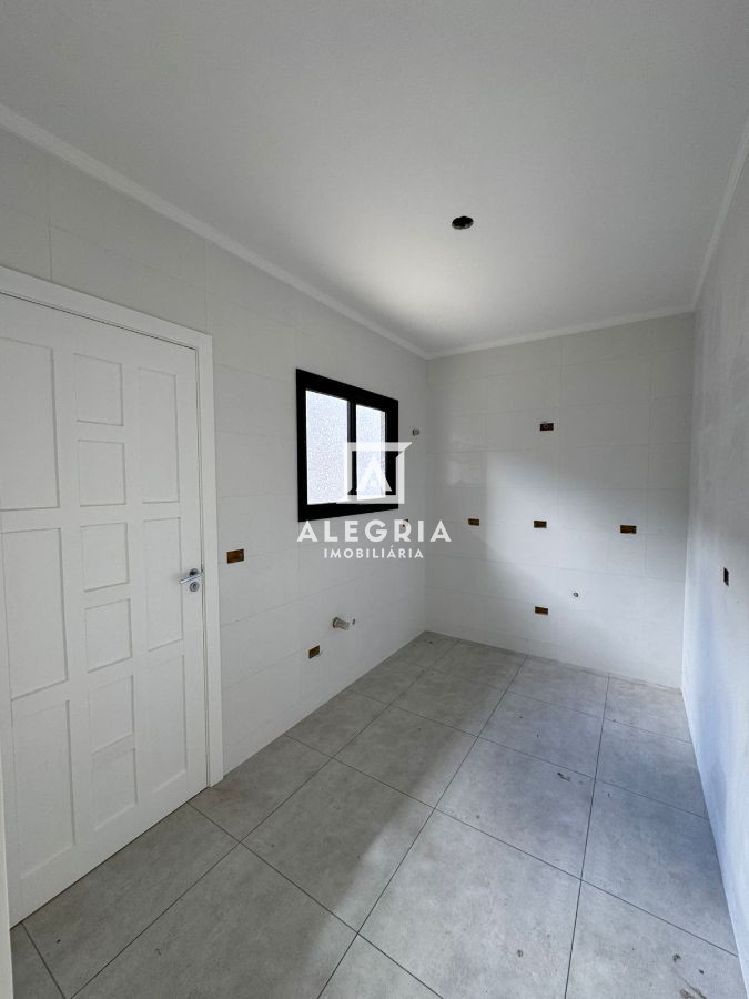 Linda Residencial Contendo 03 Dormitórios sendo uma Suite no Bairro Del Rey em São José dos Pinhais