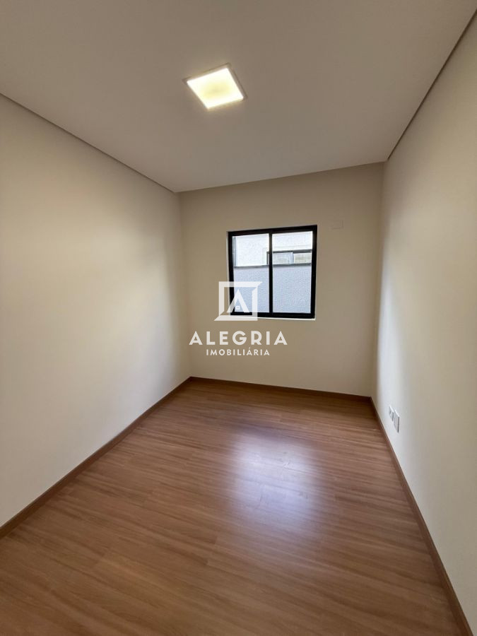 Linda Casa Contendo 03 Dormitórios Sendo 01 Suite Com Edicula Pronta na Cidade Jardim em São José dos Pinhais