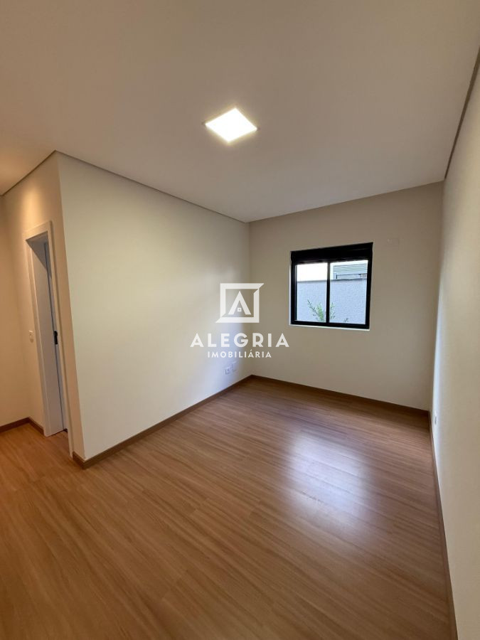 Linda Casa Contendo 03 Dormitórios Sendo 01 Suite Com Edicula Pronta na Cidade Jardim em São José dos Pinhais