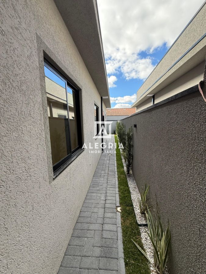 Linda Casa Contendo 03 Dormitórios Sendo 01 Suite Com Edicula Pronta na Cidade Jardim em São José dos Pinhais