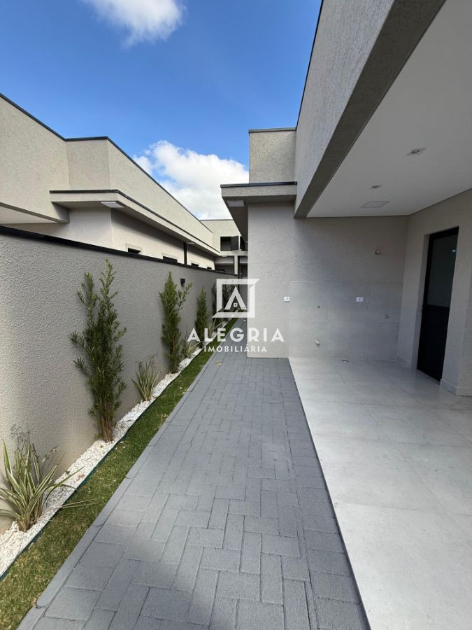 Linda Casa Contendo 03 Dormitórios Sendo 01 Suite Com Edicula Pronta na Cidade Jardim em São José dos Pinhais