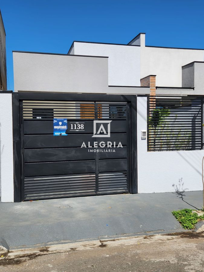 Linda Casa Contendo 03 Dormitórios Sendo 01 Suite na Boneca do Iguaçu em São José dos Pinhais