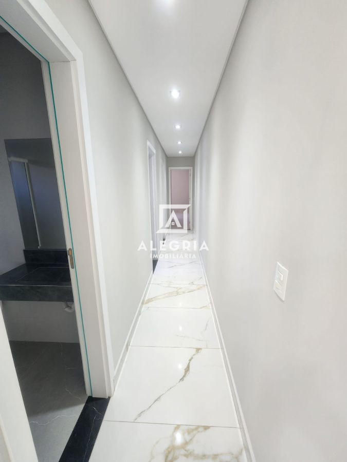 Linda Casa Contendo 03 Dormitórios Sendo 01 Suite na Boneca do Iguaçu em São José dos Pinhais