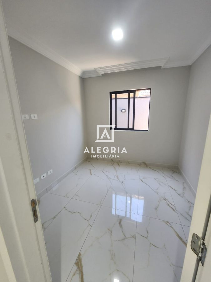 Linda Casa Contendo 03 Dormitórios Sendo 01 Suite na Boneca do Iguaçu em São José dos Pinhais