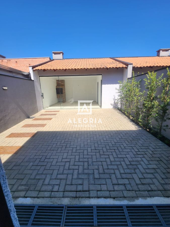 Linda Casa Contendo 03 Dormitórios Sendo 01 Suite na Boneca do Iguaçu em São José dos Pinhais