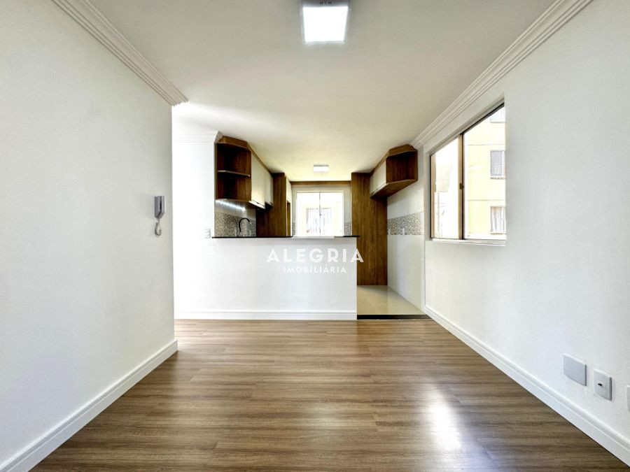 Lindo Apartamento Semi Mobiliado Contendo 02 Dormitórios na Colonia Rio Grande em São José dos Pinhais