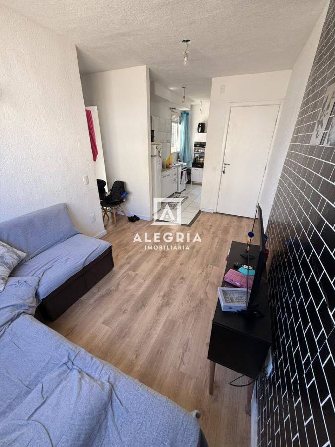 Apartamento no Bairro Colonia Rio Grande em São José dos Pinhais