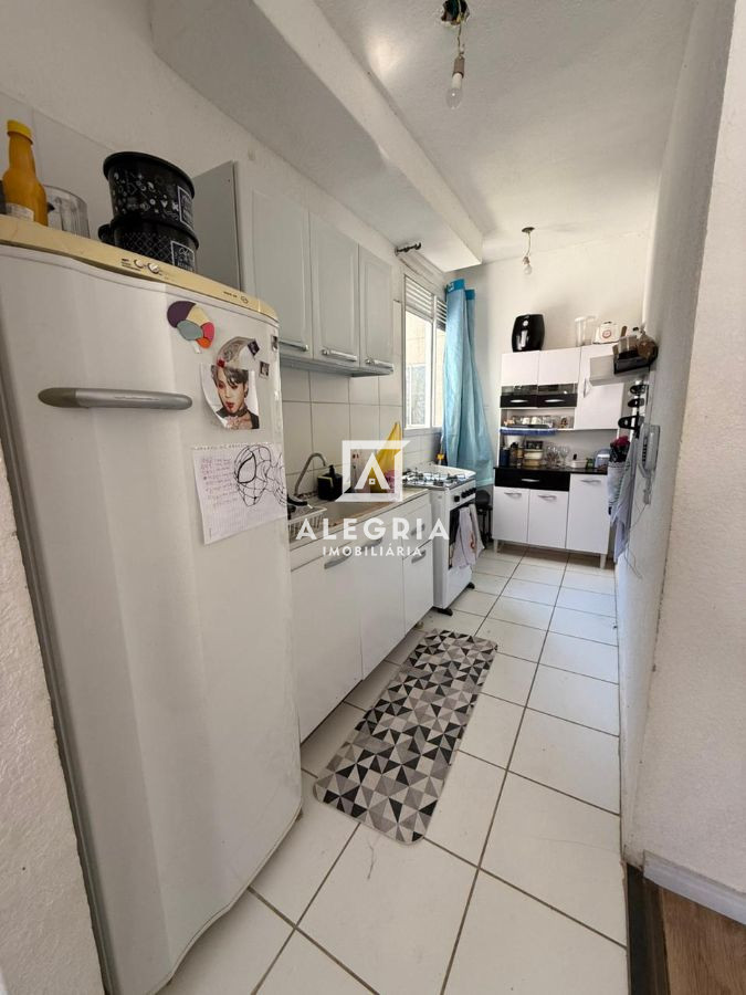 Apartamento no Bairro Colonia Rio Grande em São José dos Pinhais