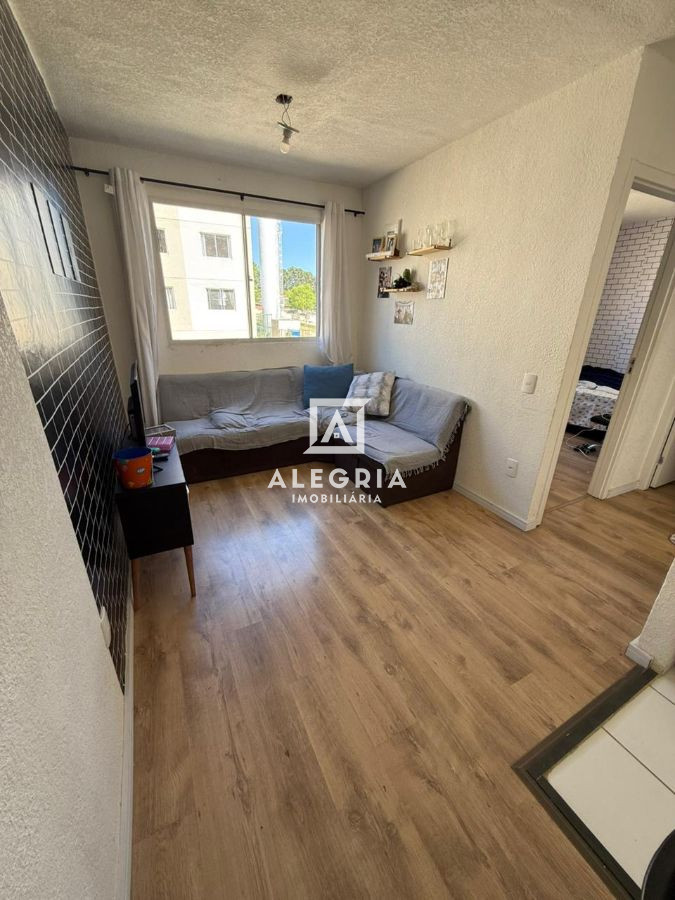 Apartamento no Bairro Colonia Rio Grande em São José dos Pinhais