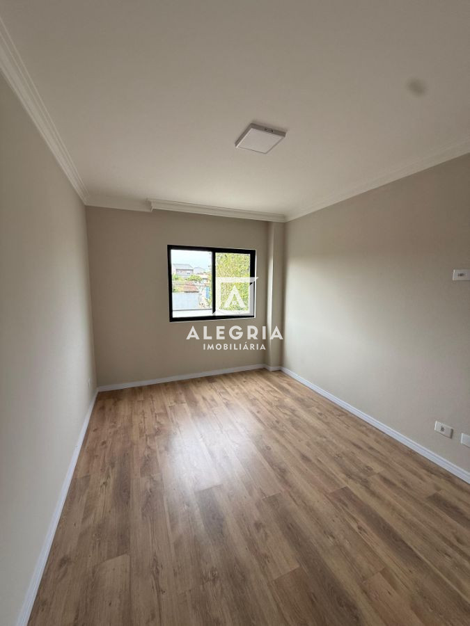 Belissimo Triplex  03 Dormitórios Sendo 01 Suite no Cruzeiro em São José dos Pinhais