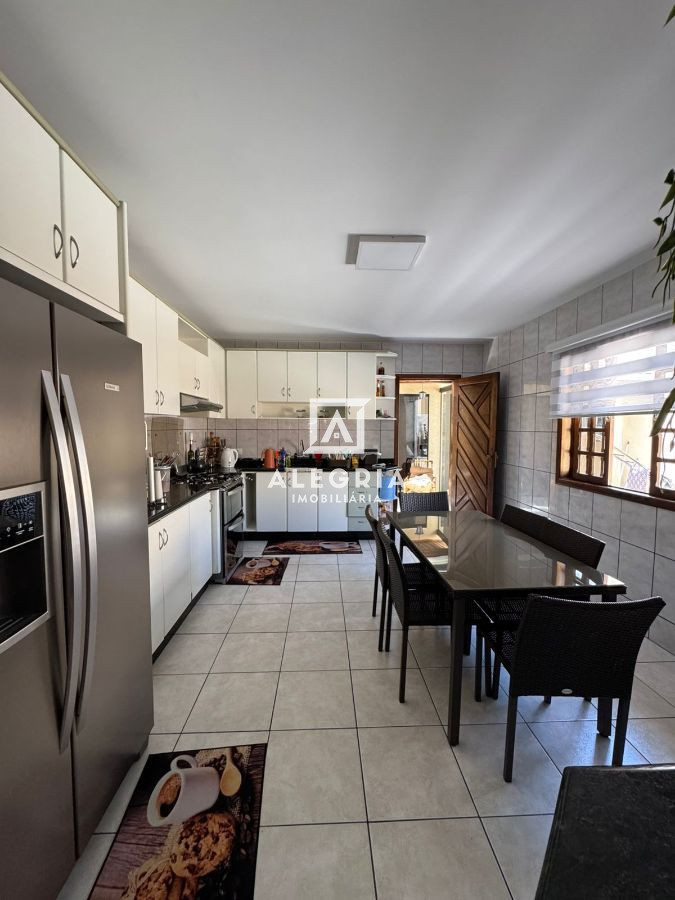 Casa Térrea Sozinha no Terreno com 03 Quartos sendo 02 suites, 189 m² Averbados em São José dos Pinhais