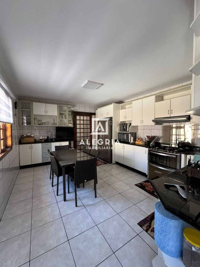 Casa Térrea Sozinha no Terreno com 03 Quartos sendo 02 suites, 189 m² Averbados em São José dos Pinhais