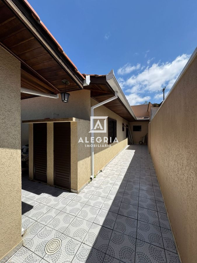 Casa Térrea Sozinha no Terreno com 03 Quartos sendo 02 suites, 189 m² Averbados em São José dos Pinhais