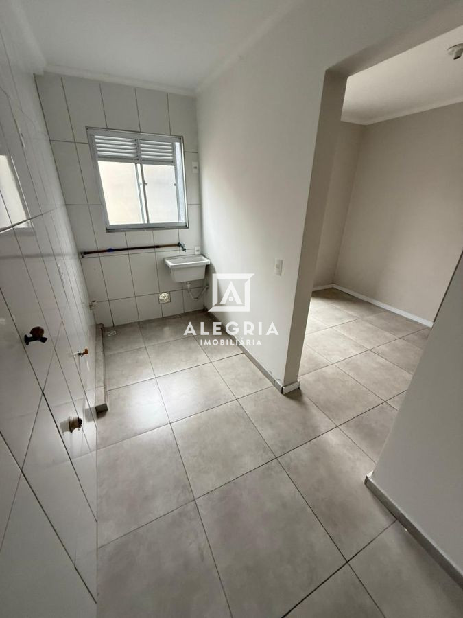 Apartamento no bairro Colonia Rio Grande em São José dos Pinhais