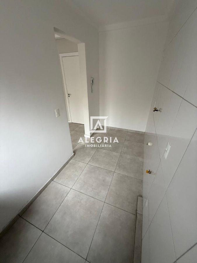 Apartamento no bairro Colonia Rio Grande em São José dos Pinhais