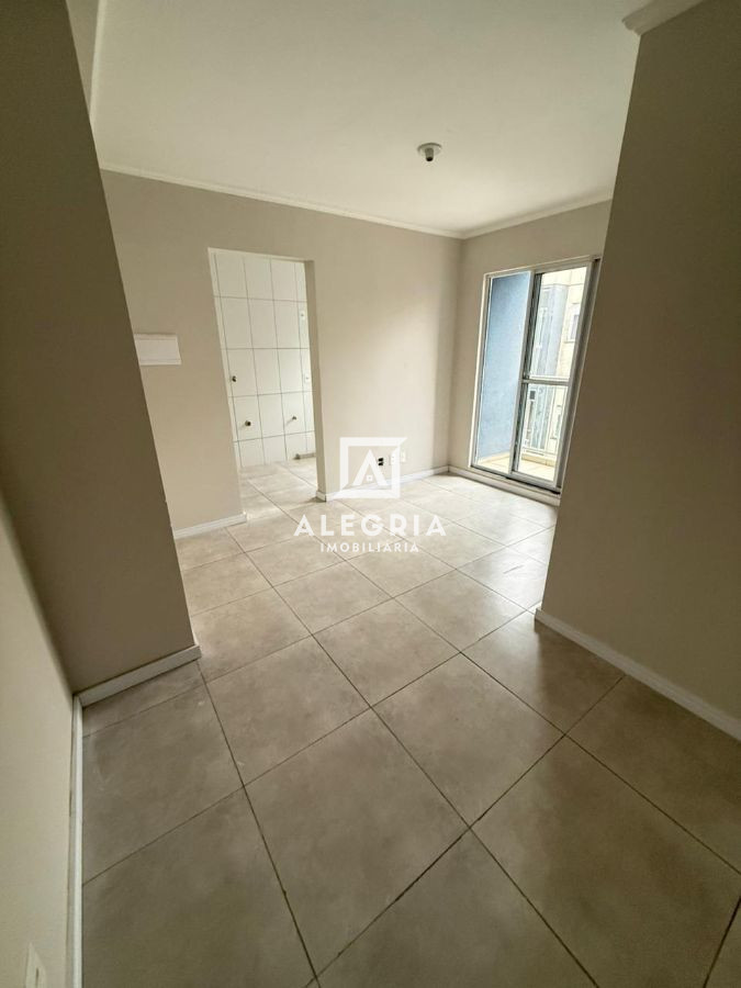 Apartamento no bairro Colonia Rio Grande em São José dos Pinhais