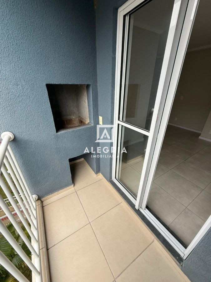 Apartamento no bairro Colonia Rio Grande em São José dos Pinhais