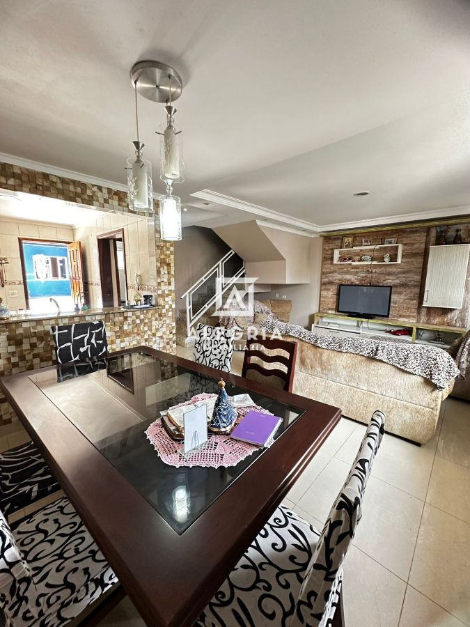 Lindíssimo sobrado semi mobiliado no bairro Cruzeiro em São José dos Pinhais