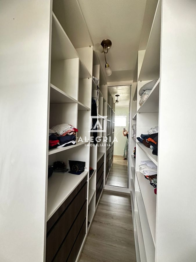 Lindíssimo sobrado semi mobiliado no bairro Cruzeiro em São José dos Pinhais