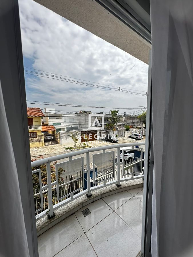 Lindíssimo sobrado semi mobiliado no bairro Cruzeiro em São José dos Pinhais