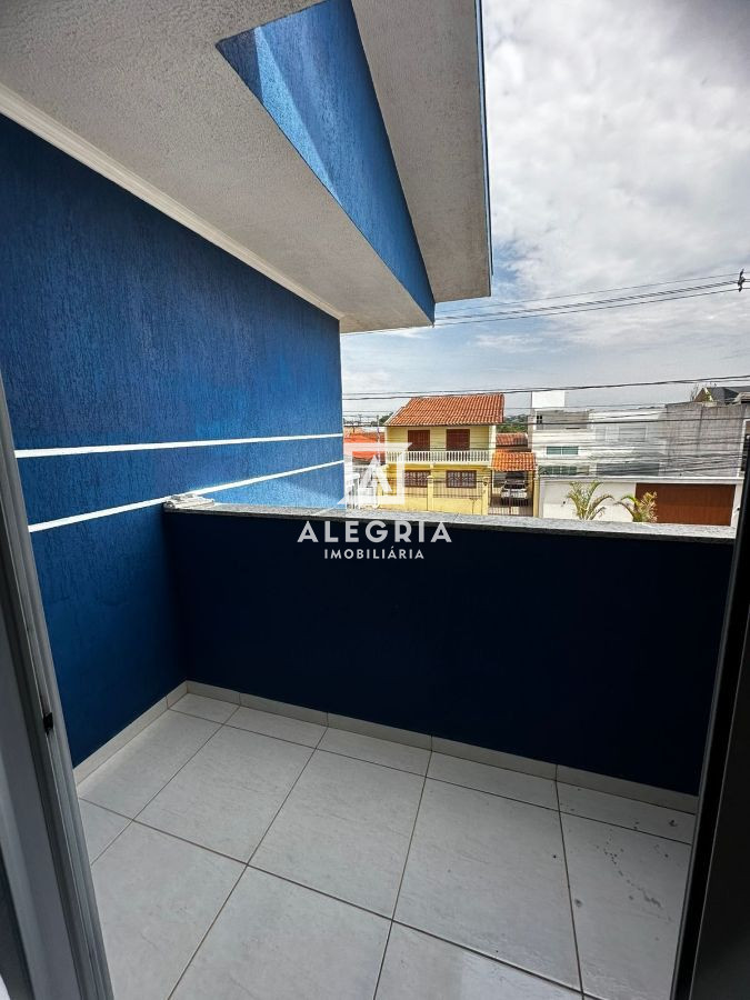 Lindíssimo sobrado semi mobiliado no bairro Cruzeiro em São José dos Pinhais