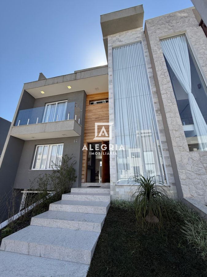 Triplex Alto Padrão em Condominio Fechado Contendo 04 Dormitórios Sendo 01 Suite em São José dos Pinhais