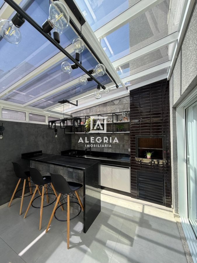 Triplex Alto Padrão em Condominio Fechado Contendo 04 Dormitórios Sendo 01 Suite em São José dos Pinhais