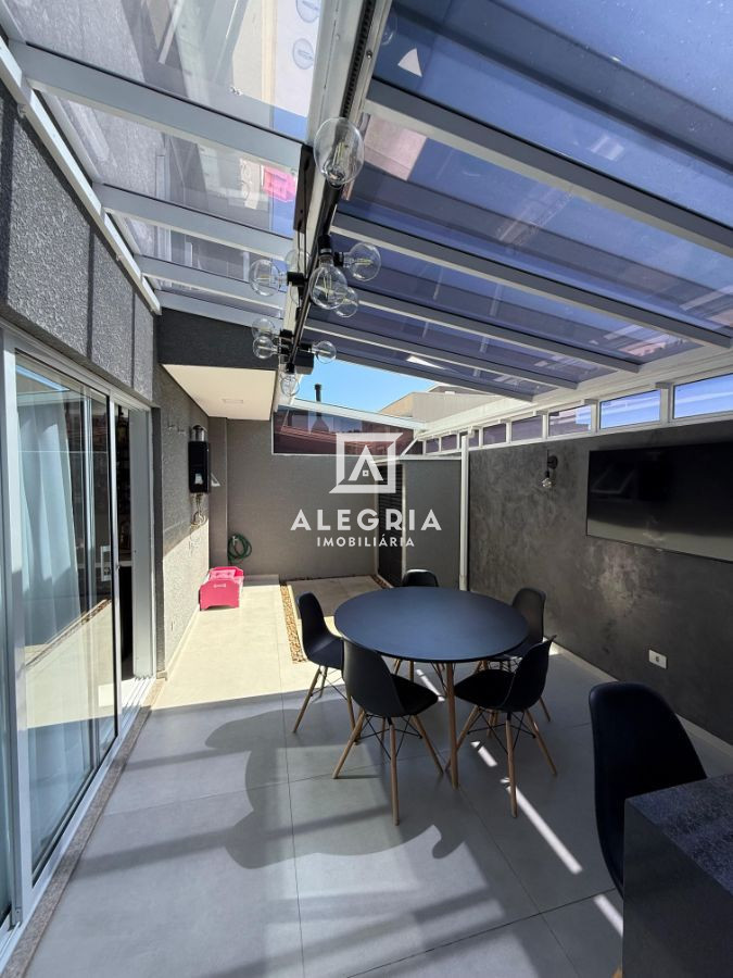 Triplex Alto Padrão em Condominio Fechado Contendo 04 Dormitórios Sendo 01 Suite em São José dos Pinhais