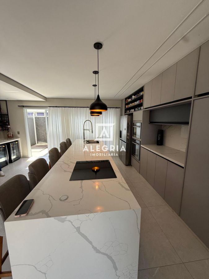 Triplex Alto Padrão em Condominio Fechado Contendo 04 Dormitórios Sendo 01 Suite em São José dos Pinhais