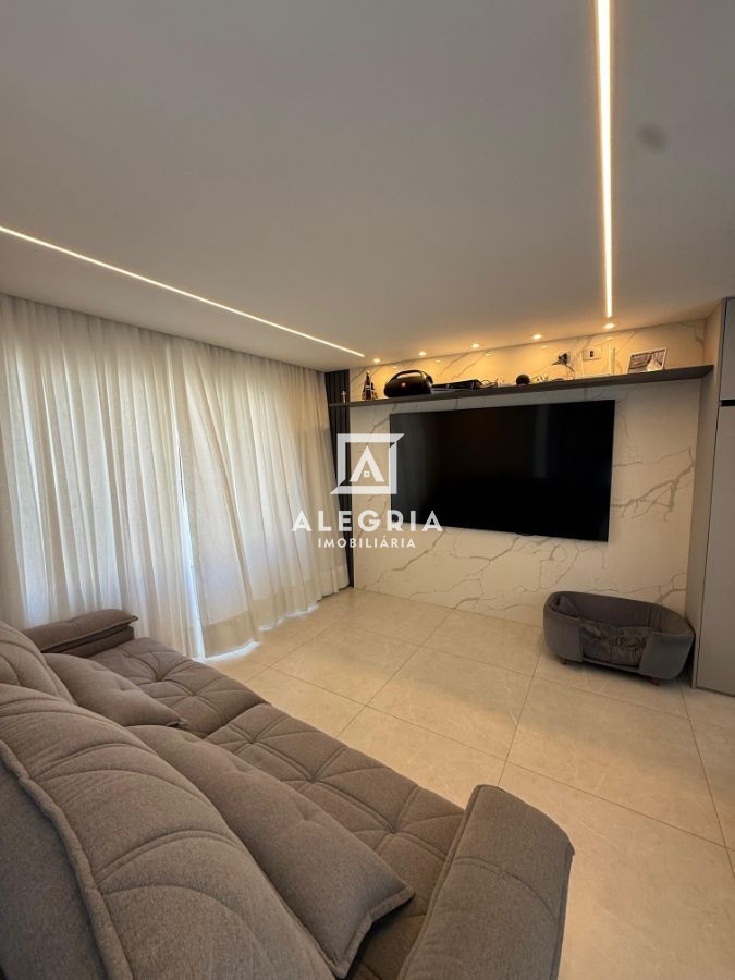 Triplex Alto Padrão em Condominio Fechado Contendo 04 Dormitórios Sendo 01 Suite em São José dos Pinhais