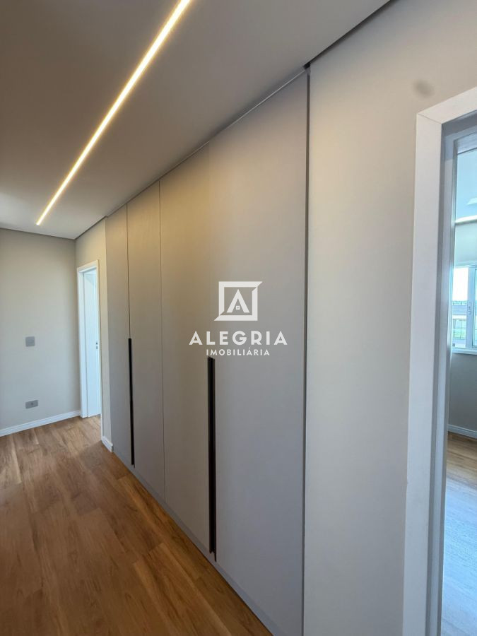 Triplex Alto Padrão em Condominio Fechado Contendo 04 Dormitórios Sendo 01 Suite em São José dos Pinhais